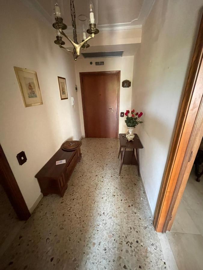 Gramsci First Apartment โมดินา ภายนอก รูปภาพ