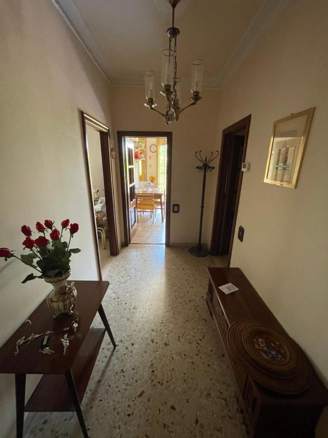 Gramsci First Apartment โมดินา ภายนอก รูปภาพ