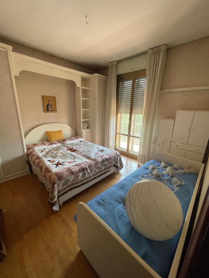 Gramsci First Apartment โมดินา ภายนอก รูปภาพ