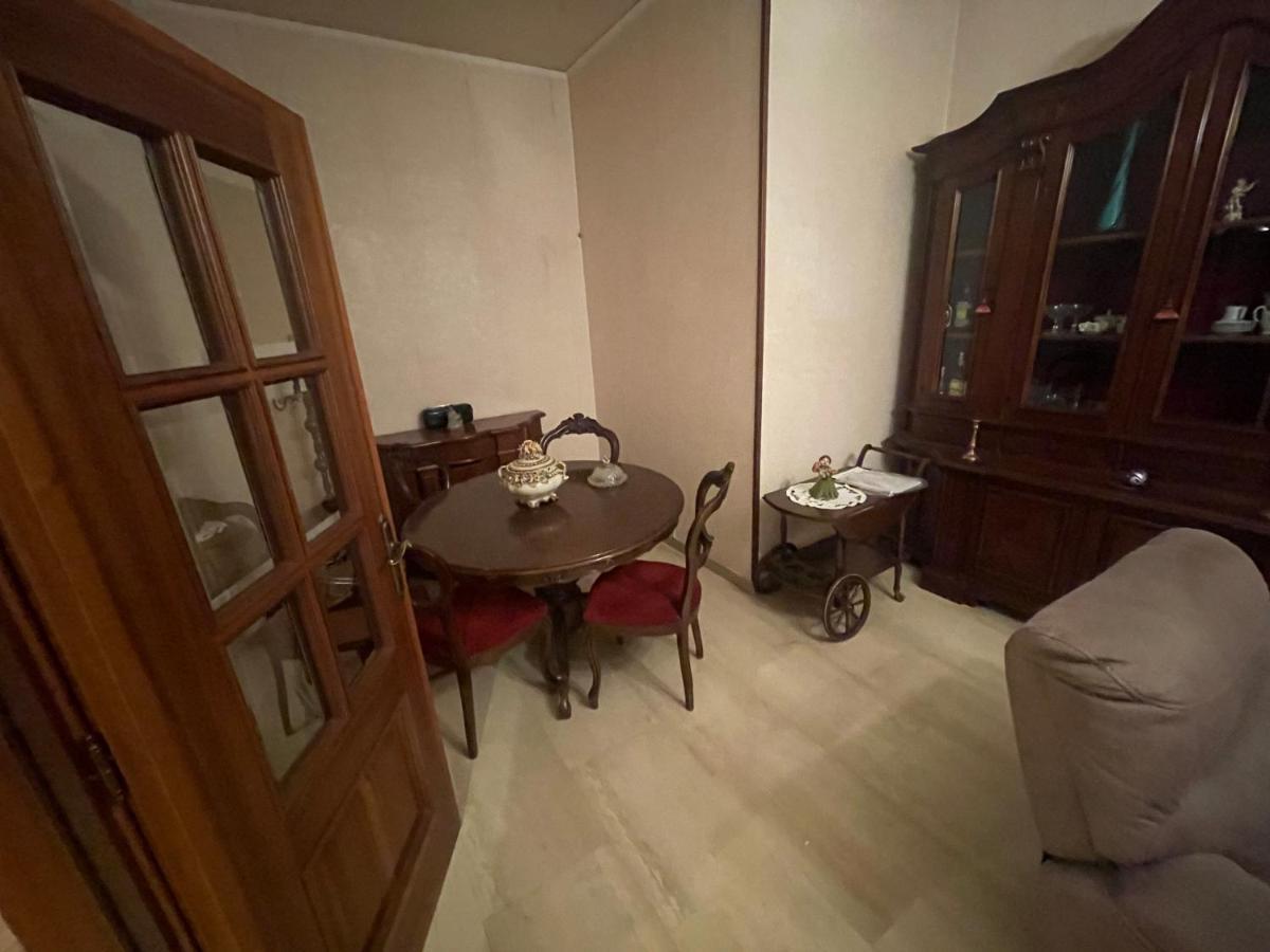 Gramsci First Apartment โมดินา ภายนอก รูปภาพ