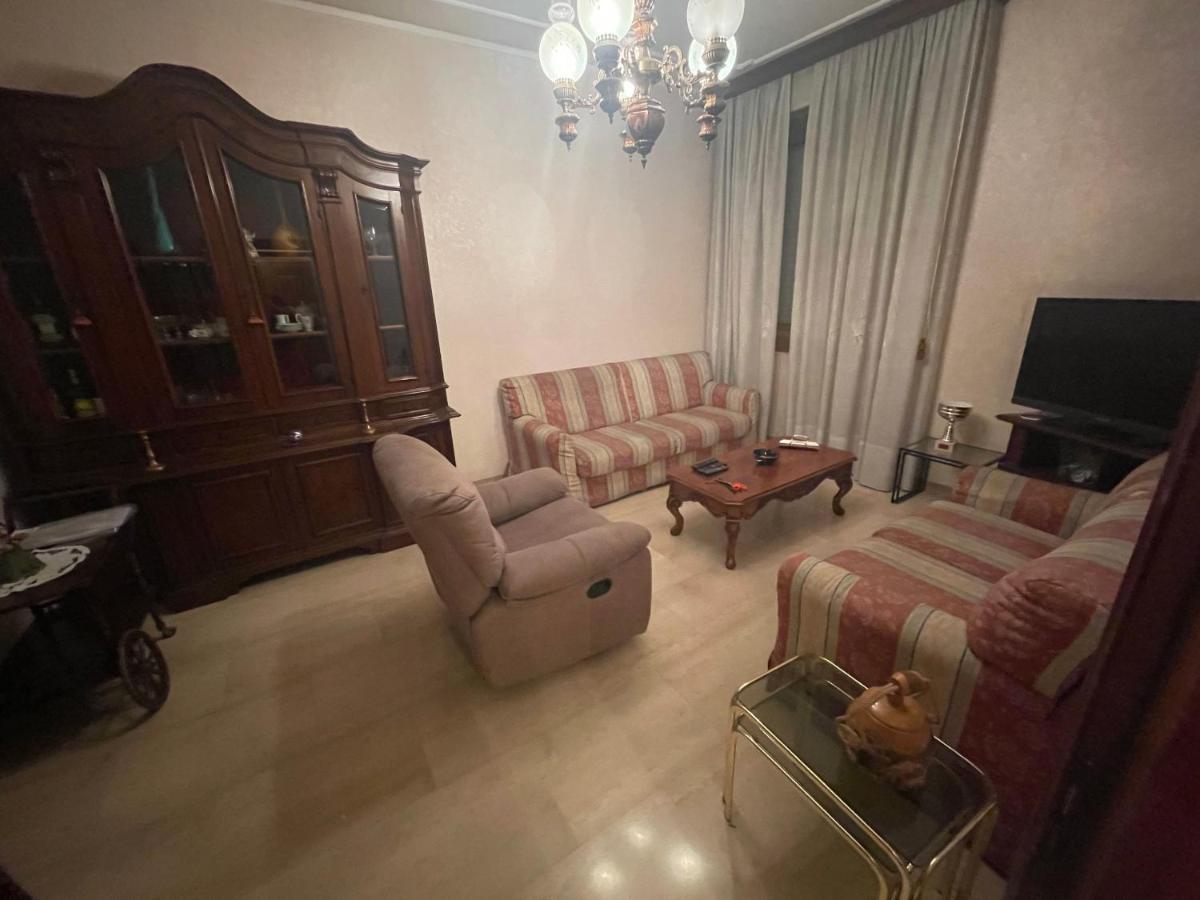 Gramsci First Apartment โมดินา ภายนอก รูปภาพ