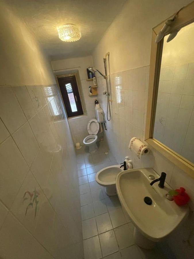 Gramsci First Apartment โมดินา ภายนอก รูปภาพ